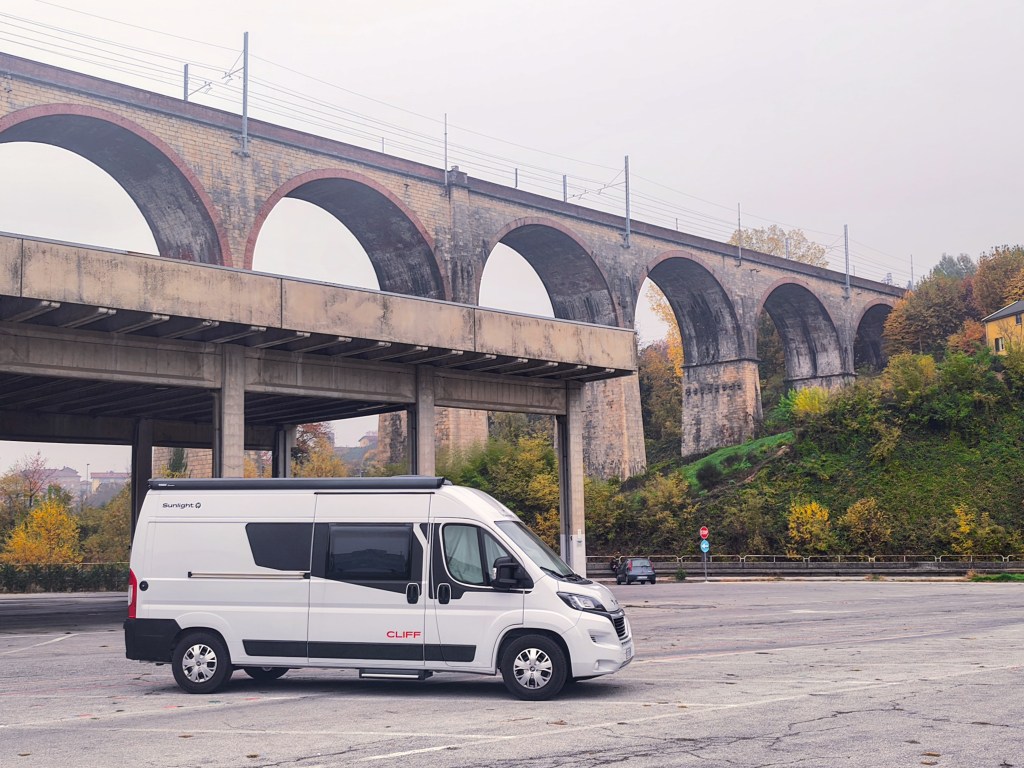 Mondovì (CN) - Marco Arciprete (c) 2025 - Parcheggio di Piazza Margherita - Sosta camper notturna consentita